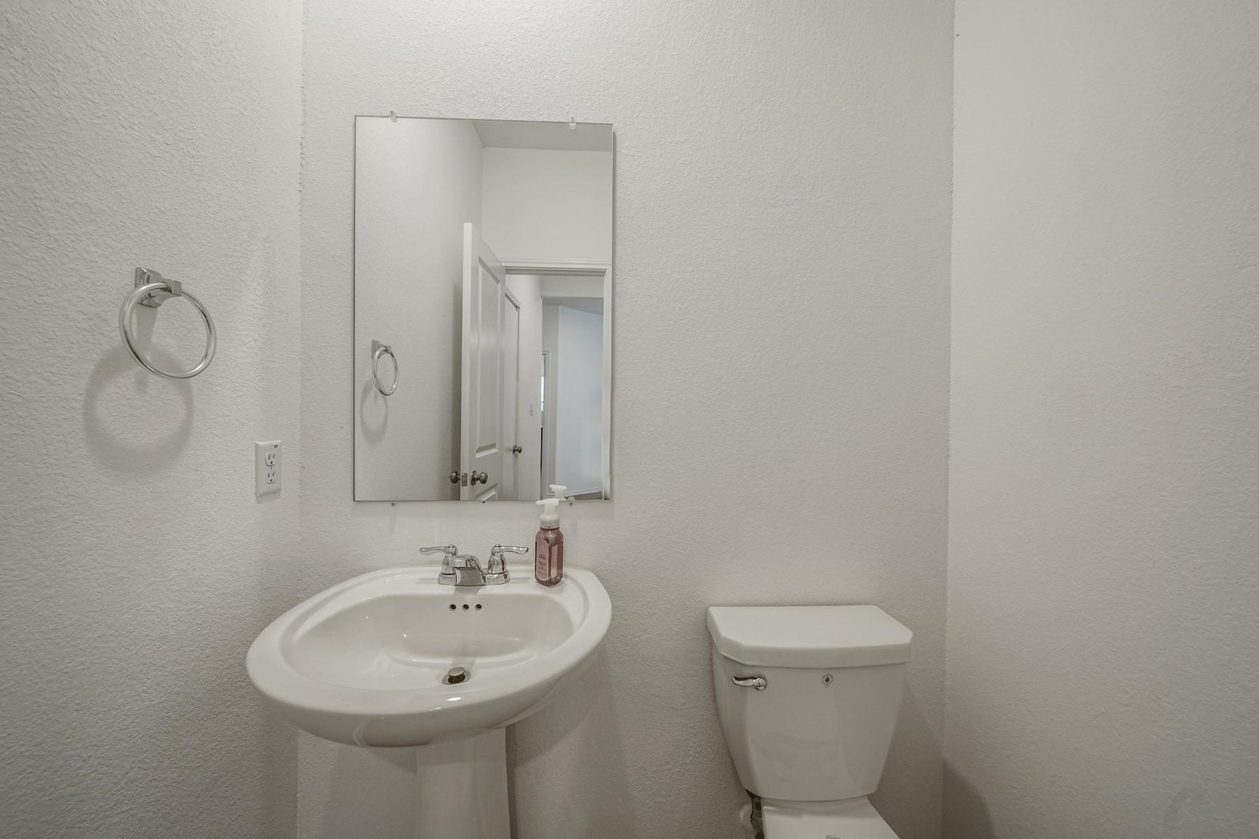 932 Mallow Rd Property Photo 12