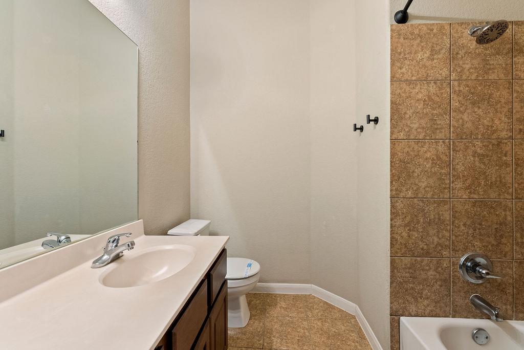 2217 Westfalian Trl Property Photo 14