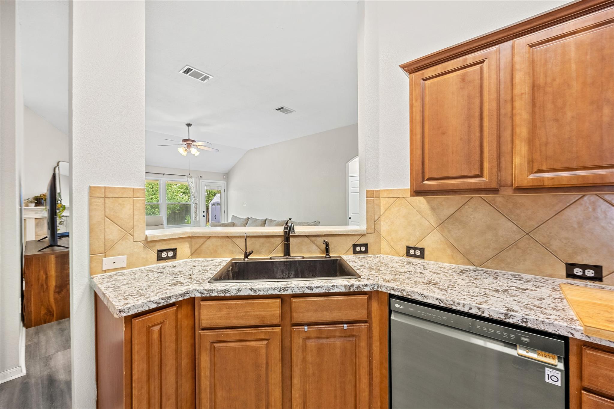 11204 Silo Valley Dr Property Photo 8