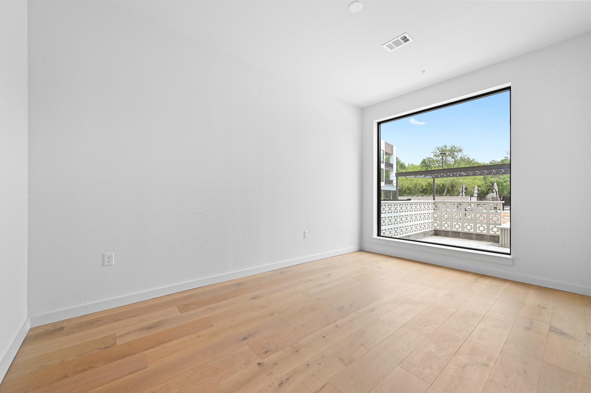 2209 S 1st St #121 Property Photo 14