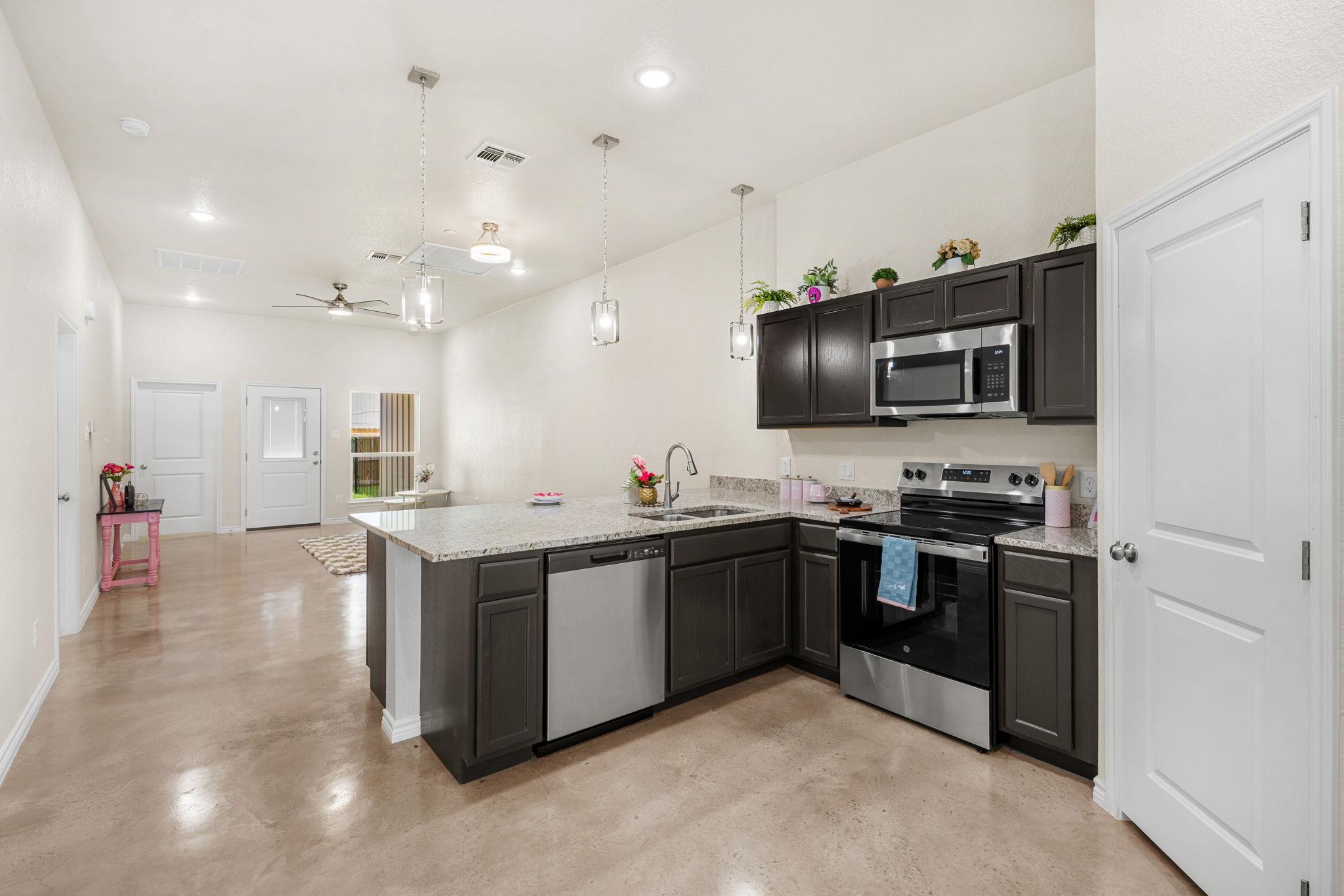 410 W Avenue C None Property Photo 10