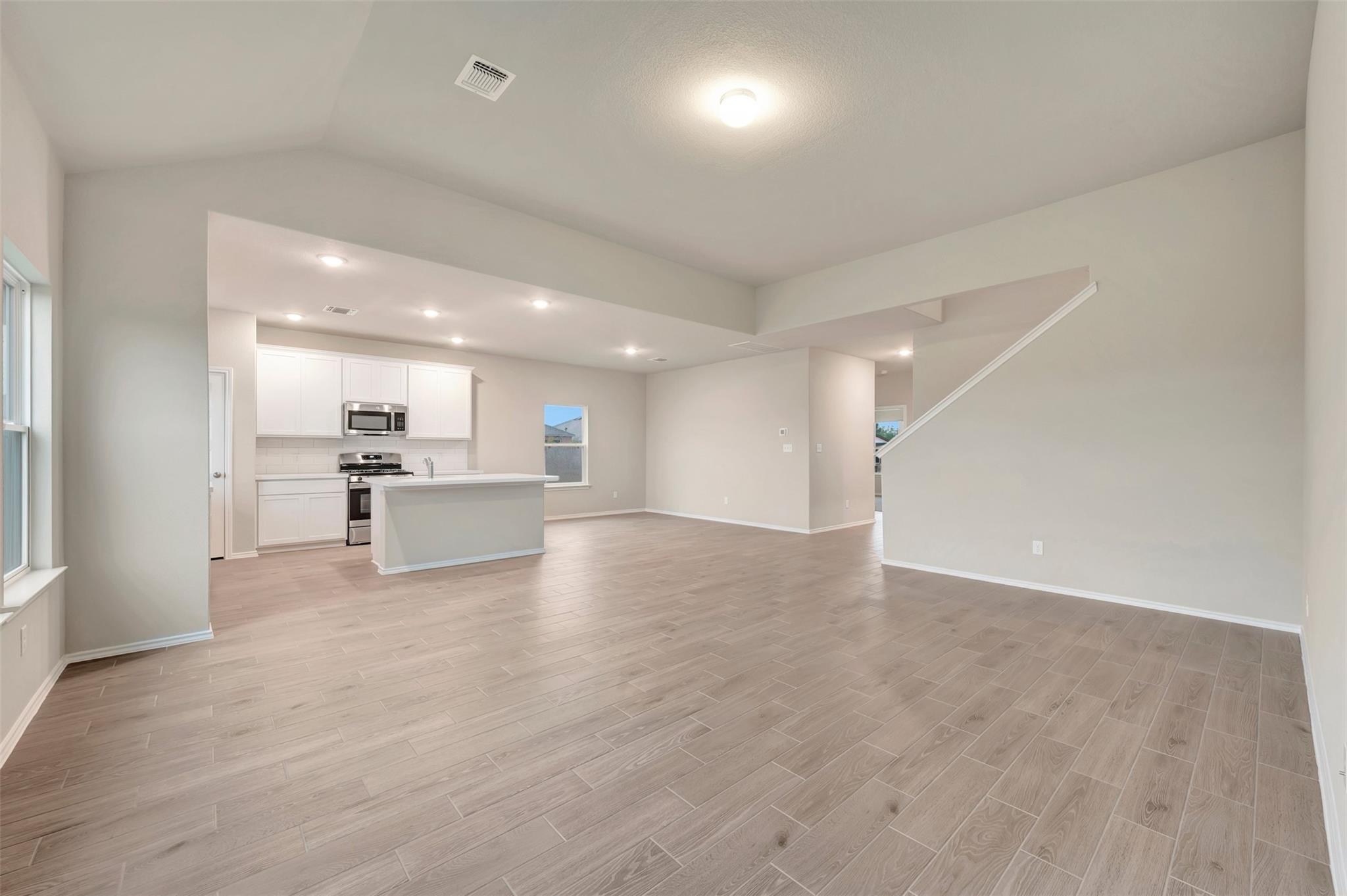 20008 Schatz Way Property Photo 9