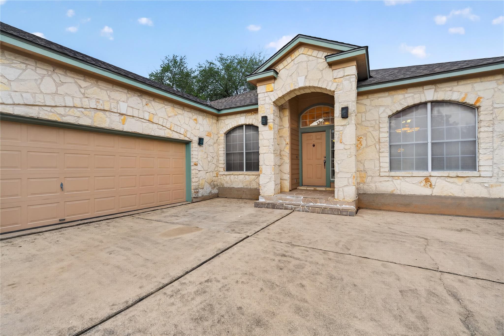 8700 Neider Dr Property Photo 2