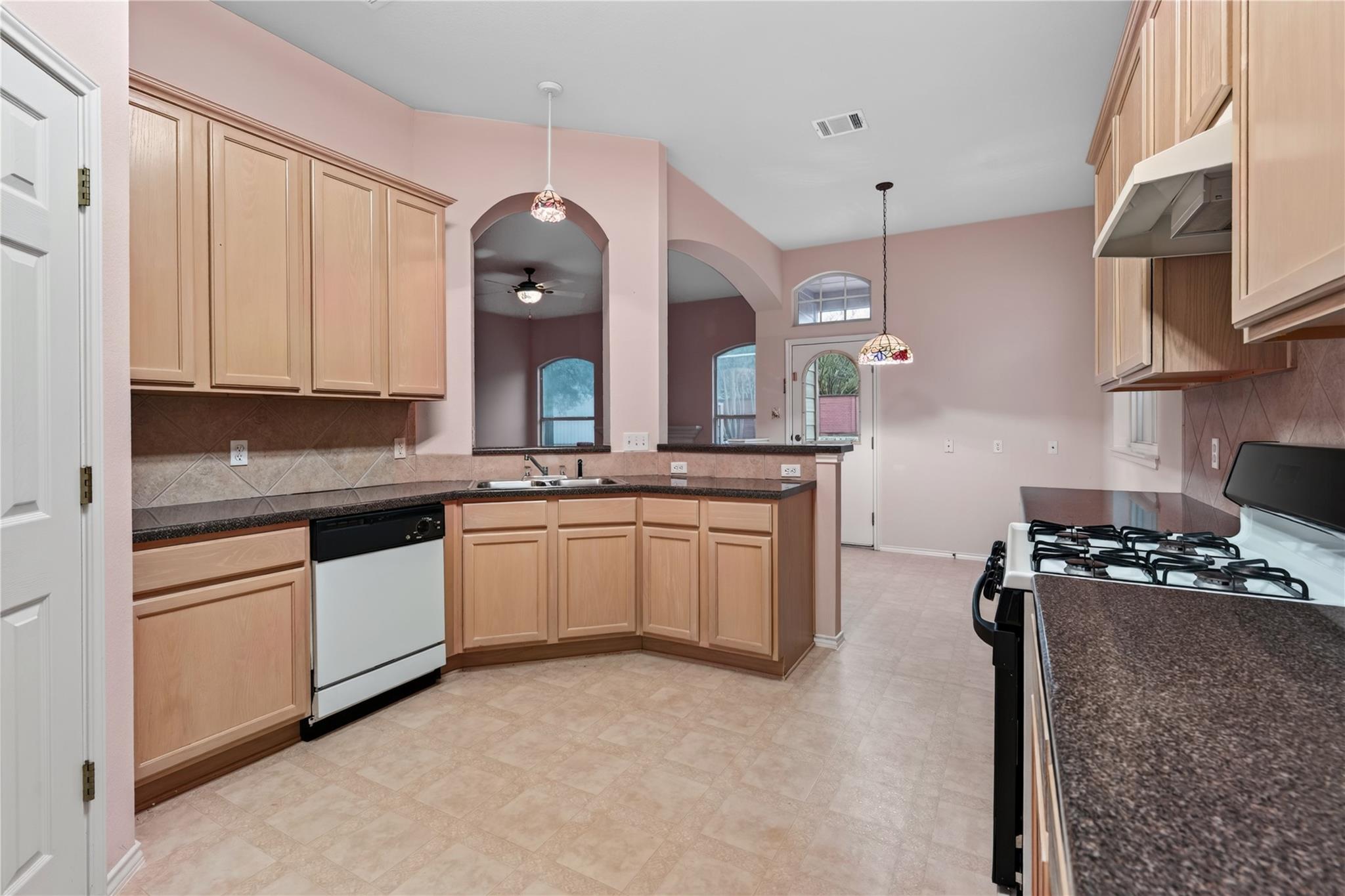 8700 Neider Dr Property Photo 7