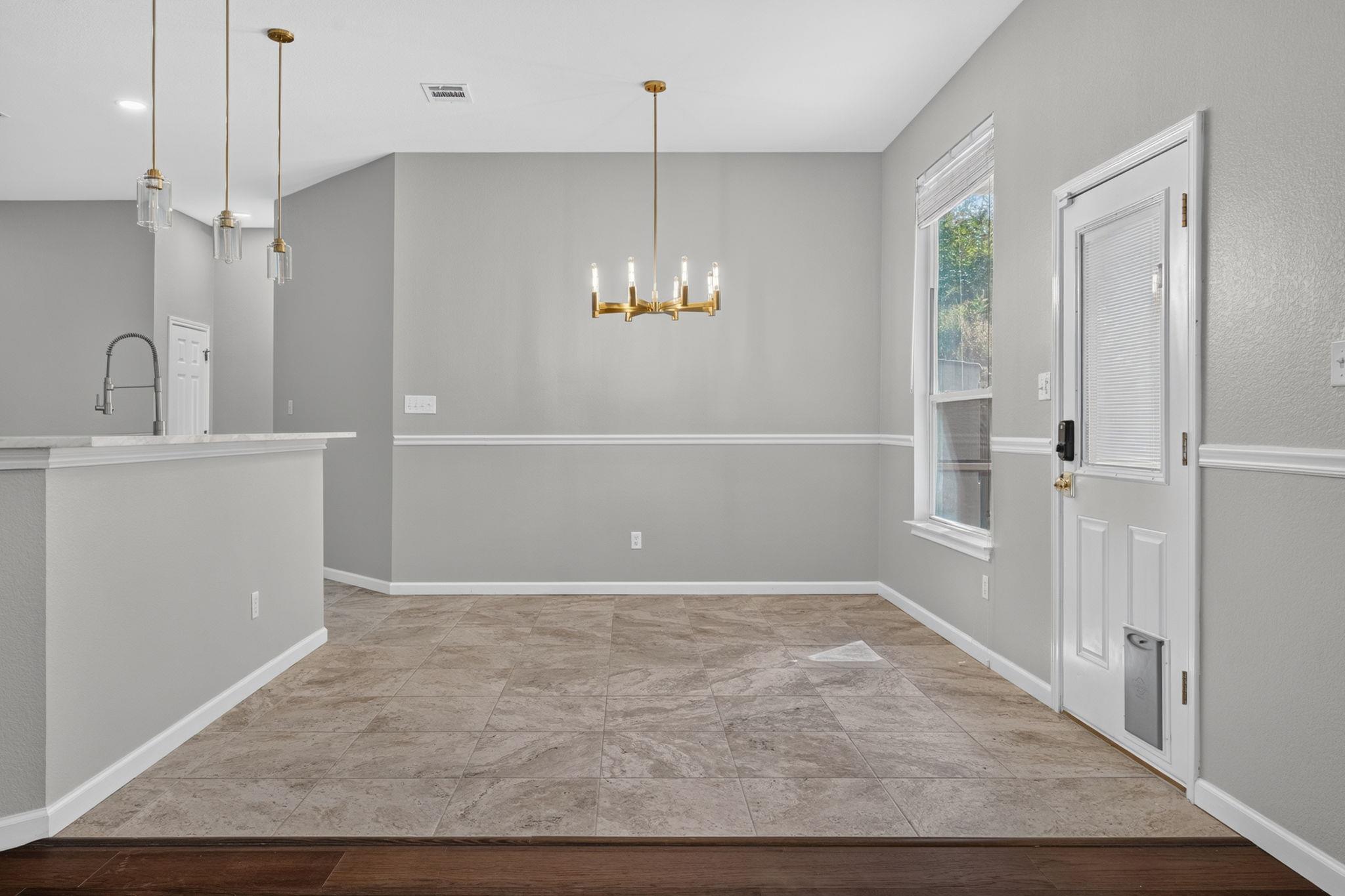 1004 Applerock None Property Photo 18