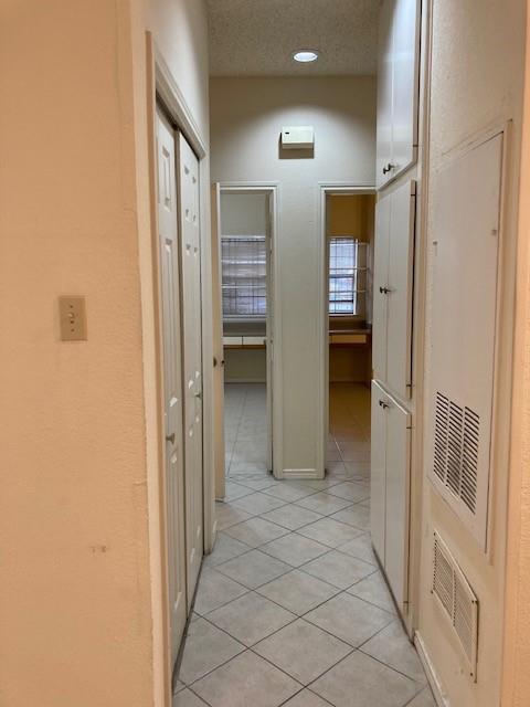 706 W 24th St #101 Property Photo 4