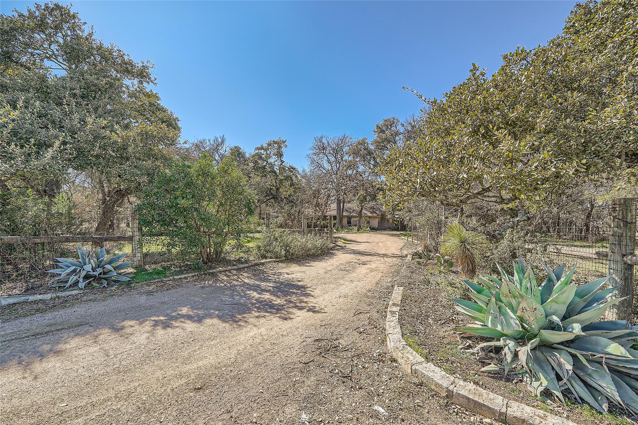 5256-5258 Bell Springs Rd Property Photo 2