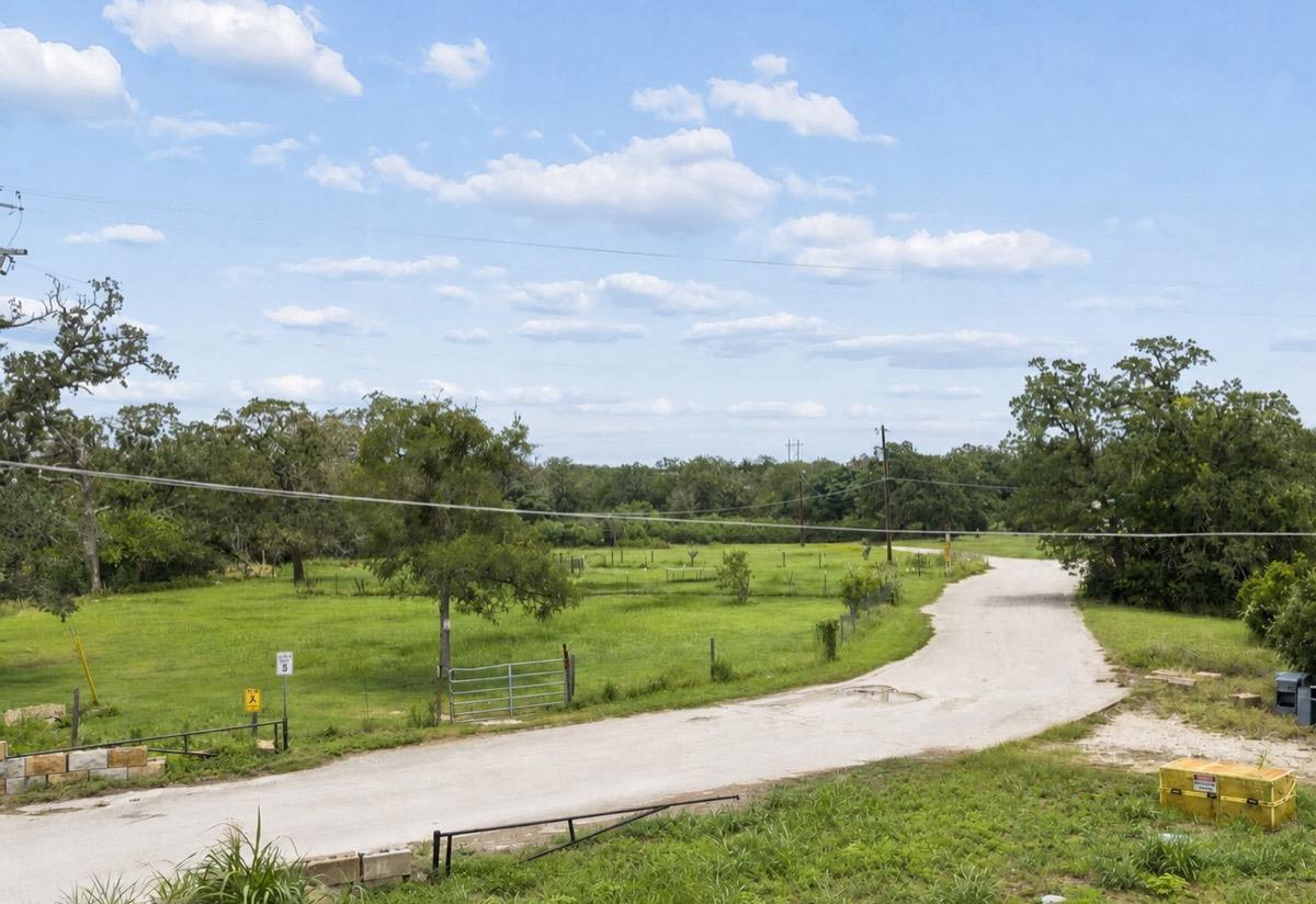 1360 71 Hwy W Property Photo 3