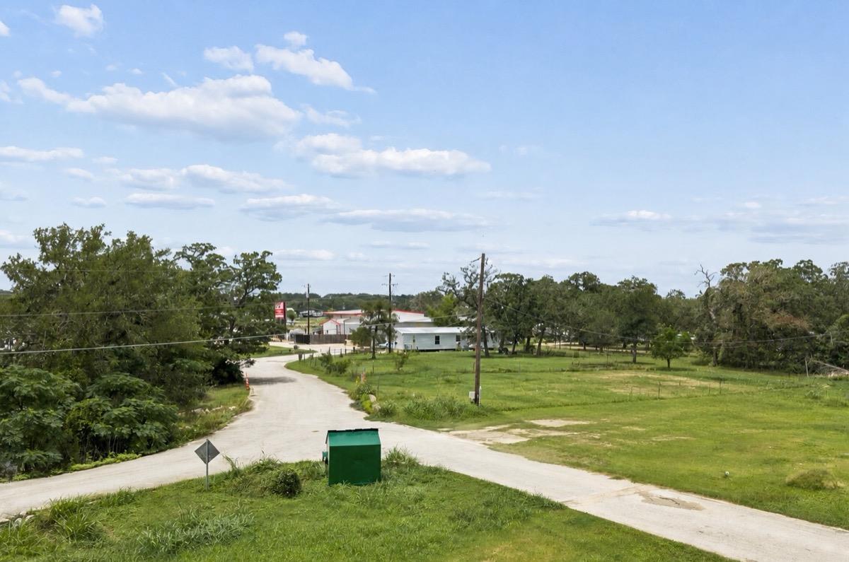 1360 71 Hwy W Property Photo 3