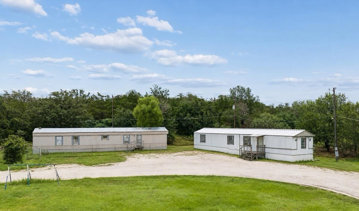 1360 71 Hwy W Property Photo 4