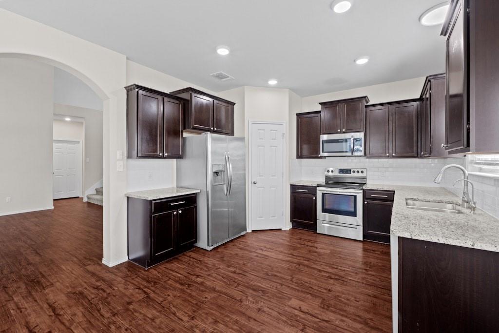 211 Highmore Ct Property Photo 11