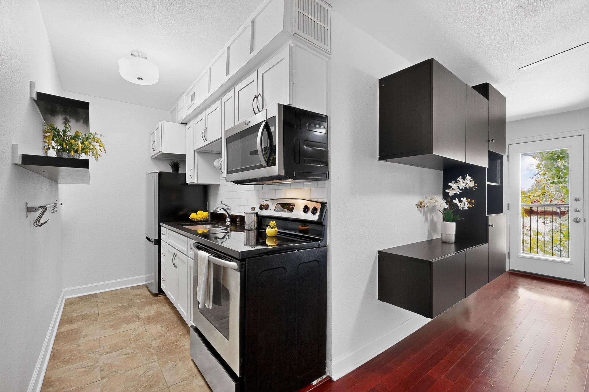 2020 S Congress Ave #1320 Property Photo 1