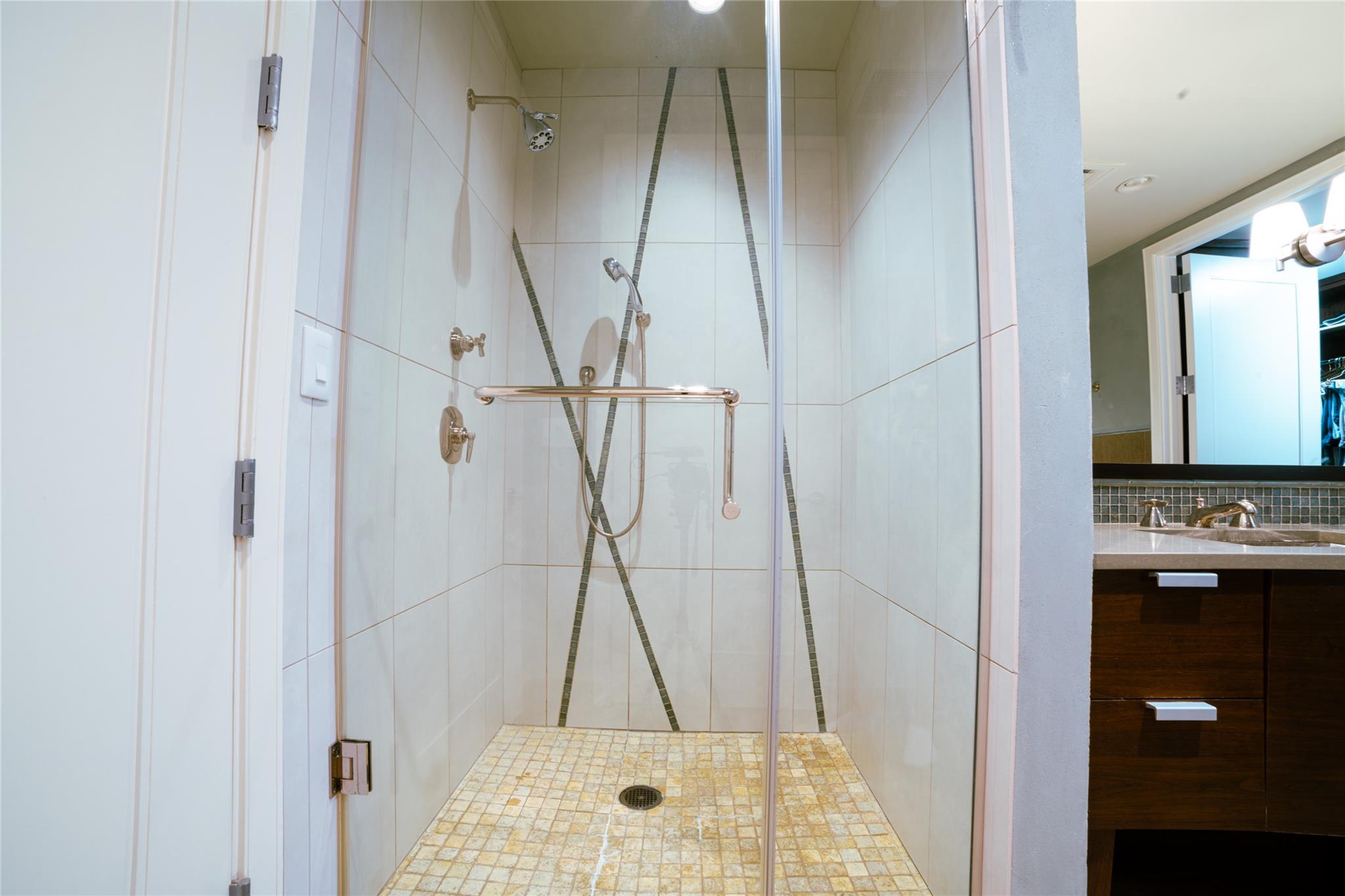 200 Congress Ave #11c Property Photo 17