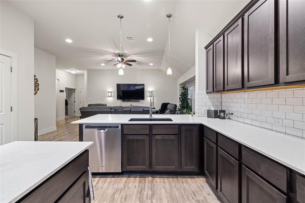 136 Mountain Sage Loop Property Photo 10
