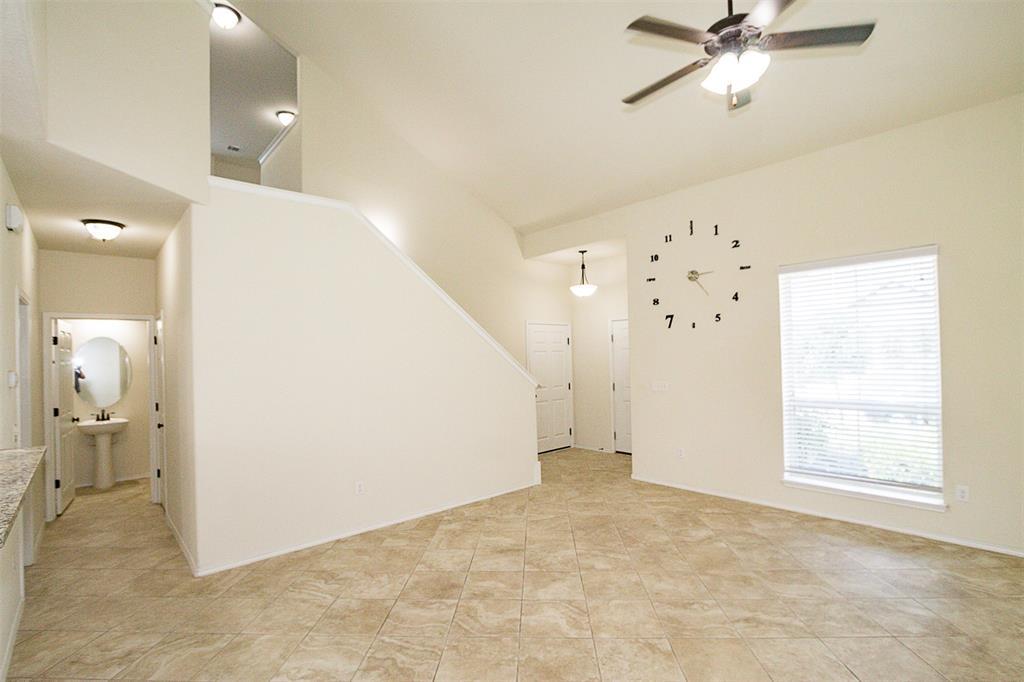 317 Noddy Rd Property Photo 4