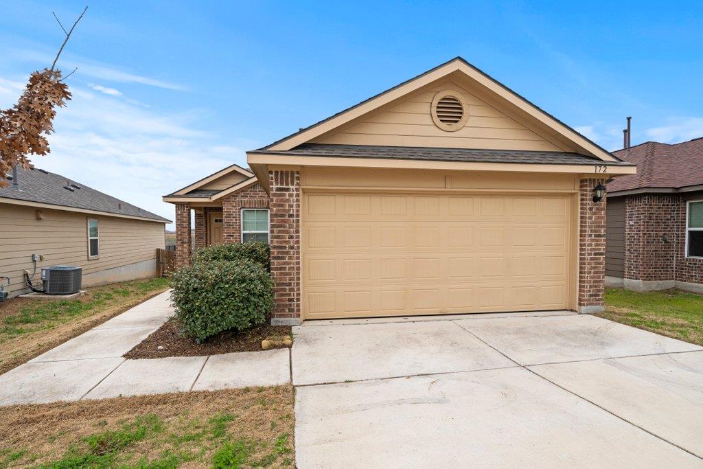 172 Lake Gln Property Photo 1