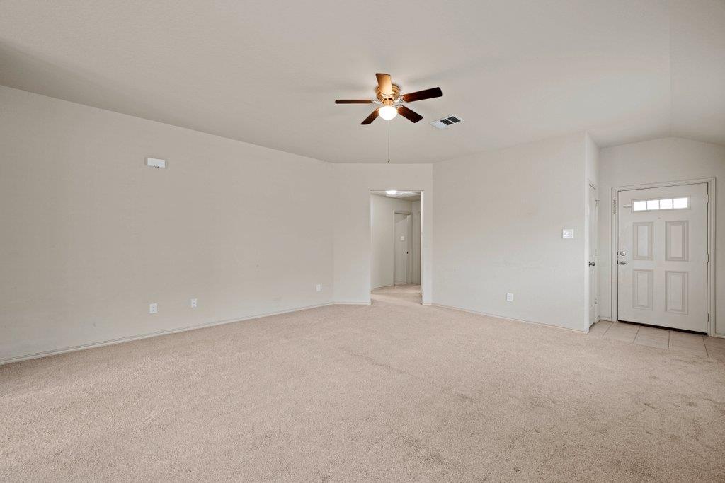 172 Lake Gln Property Photo 3