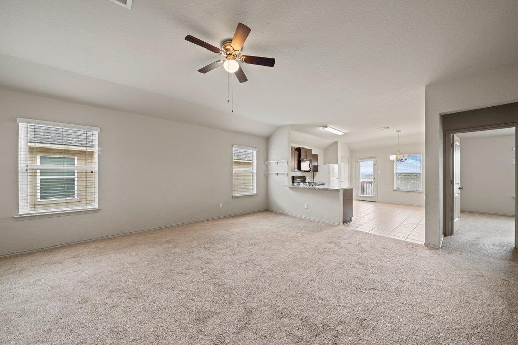 172 Lake Gln Property Photo 4