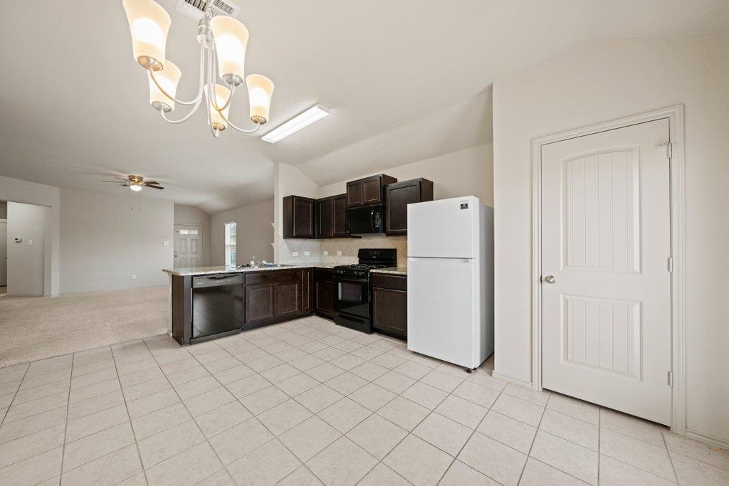 172 Lake Gln Property Photo 6