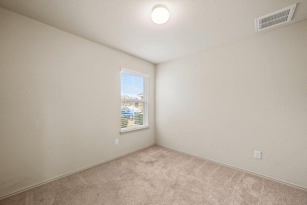 172 Lake Gln Property Photo 8