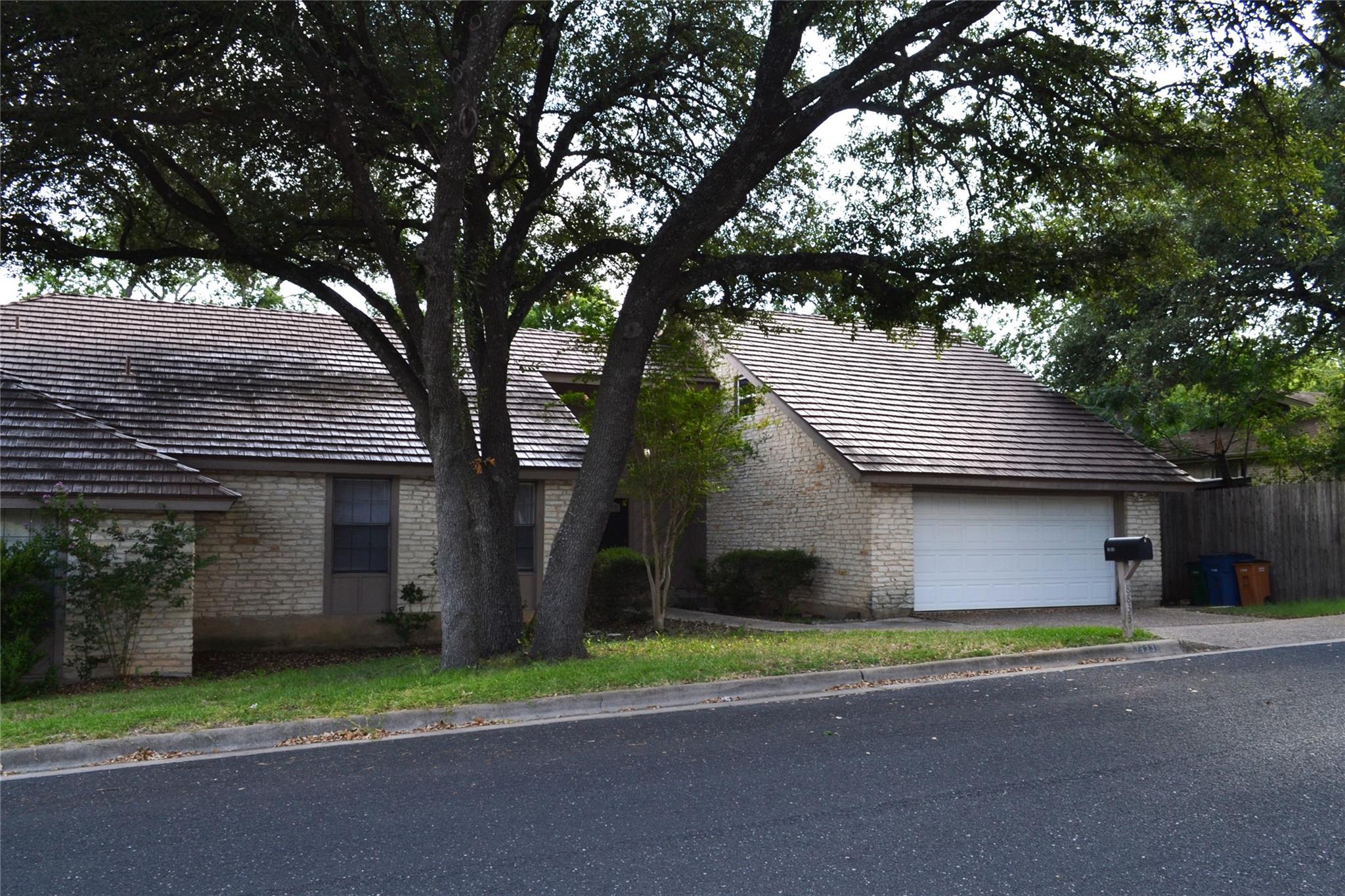8833 Tallwood Dr Property Photo 39