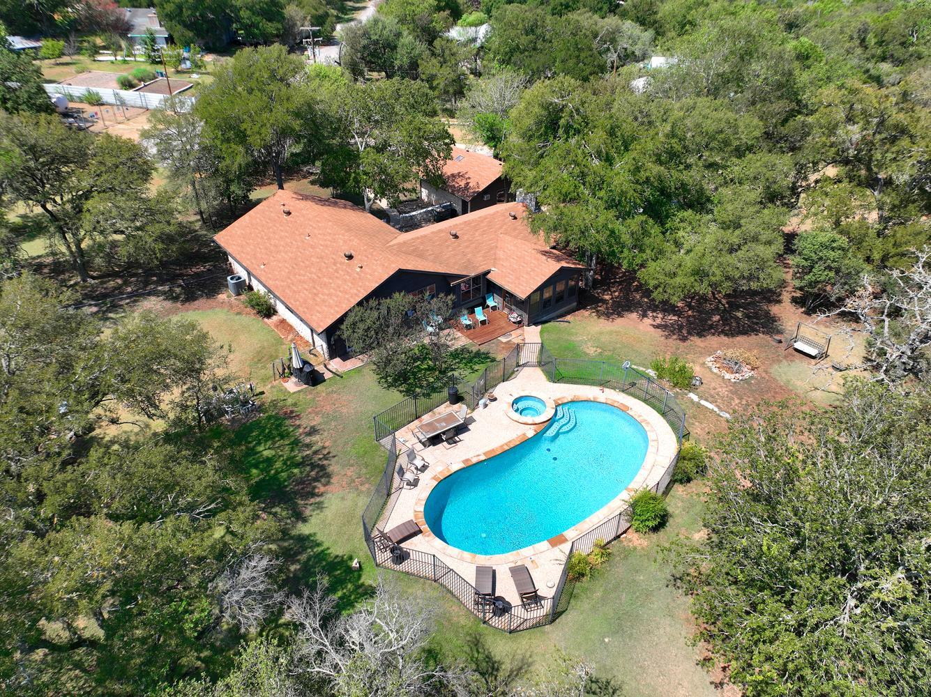 2300 Robin Rd Property Photo 1