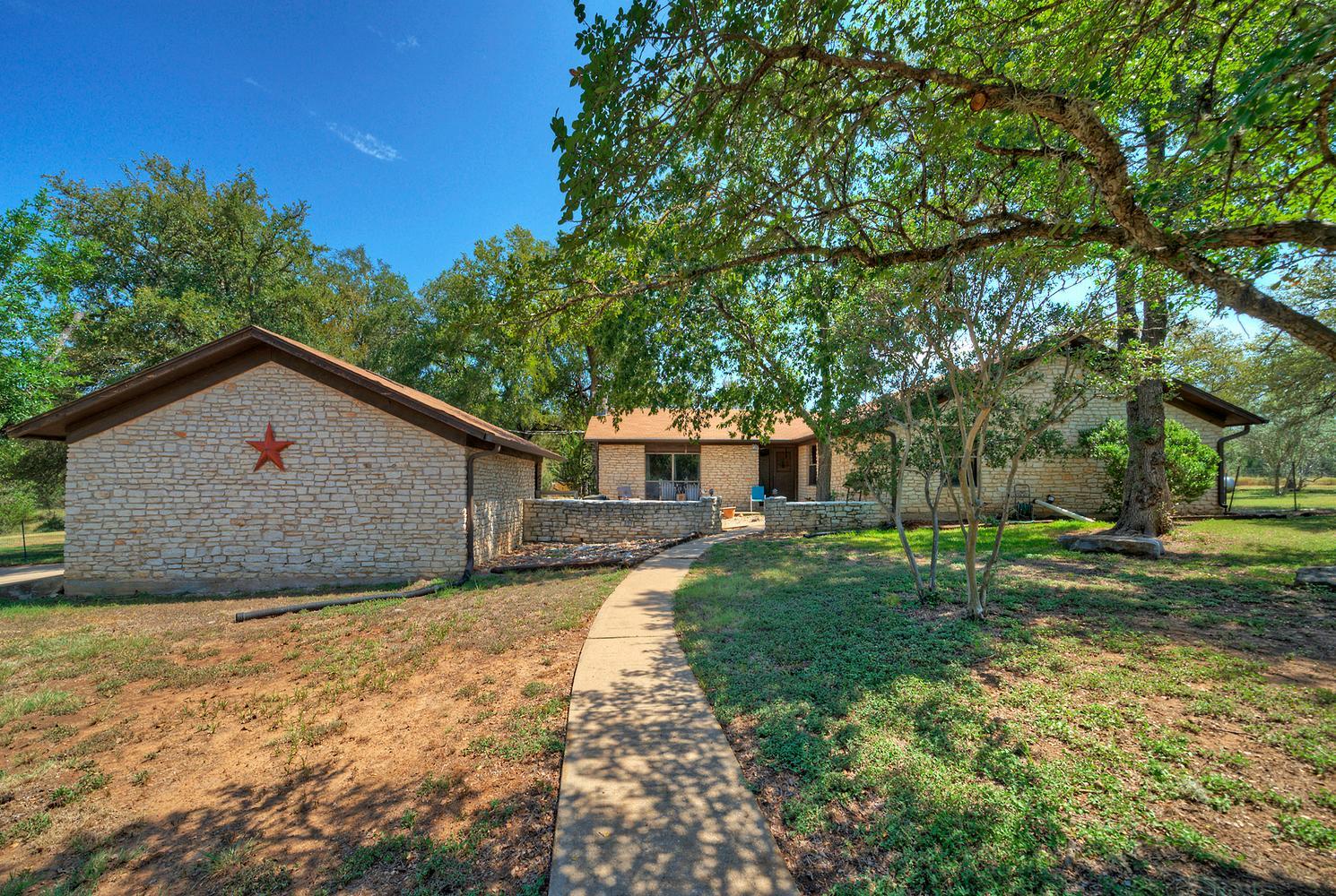 2300 Robin Rd Property Photo 3