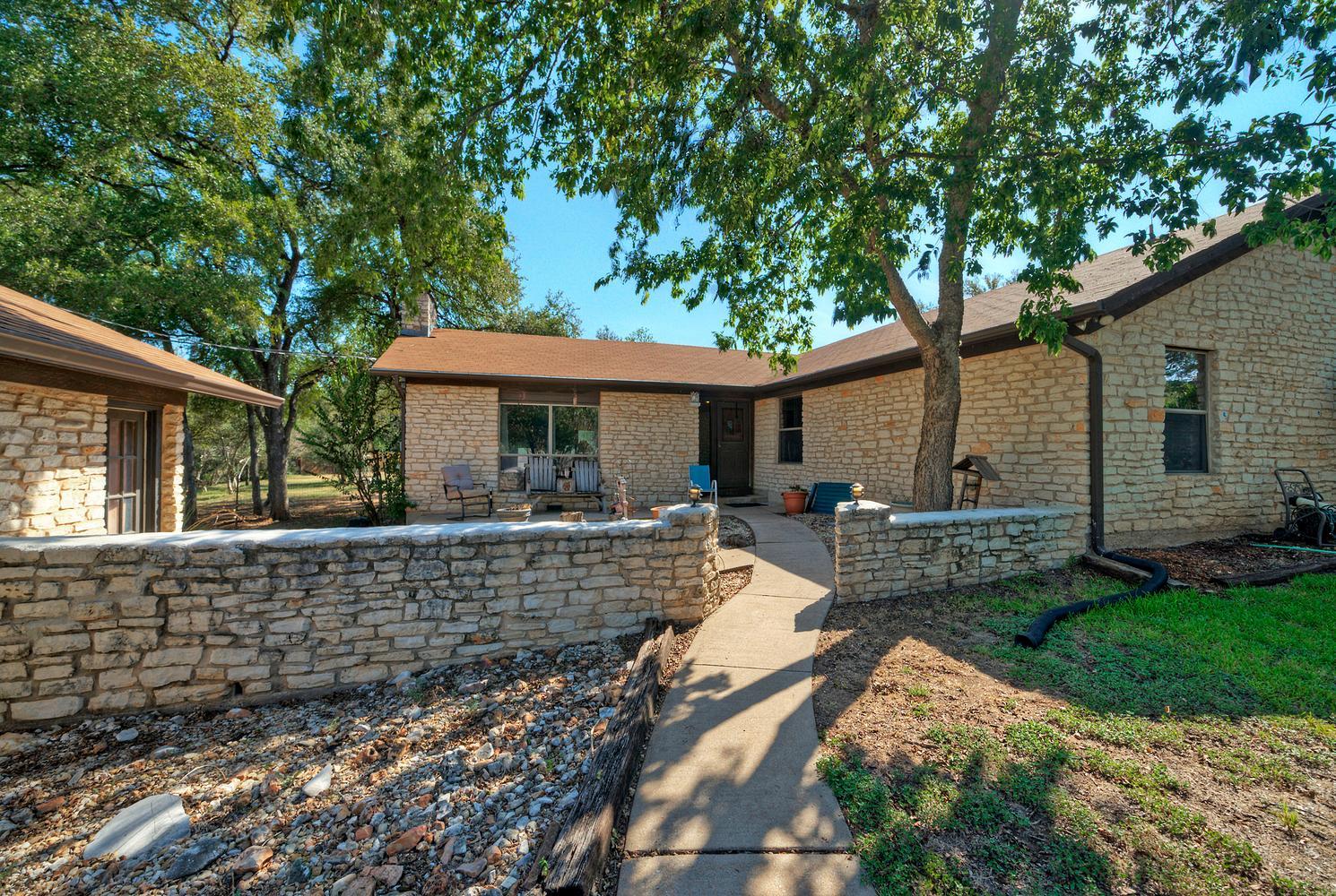 2300 Robin Rd Property Photo 4