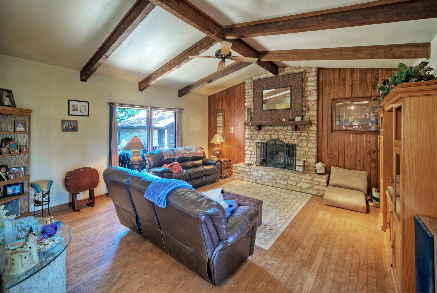 2300 Robin Rd Property Photo 10