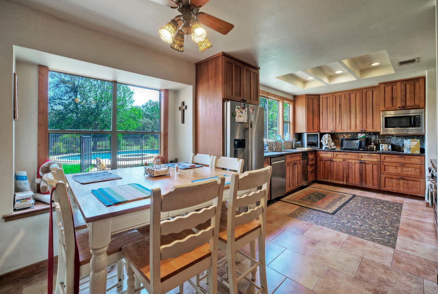 2300 Robin Rd Property Photo 12