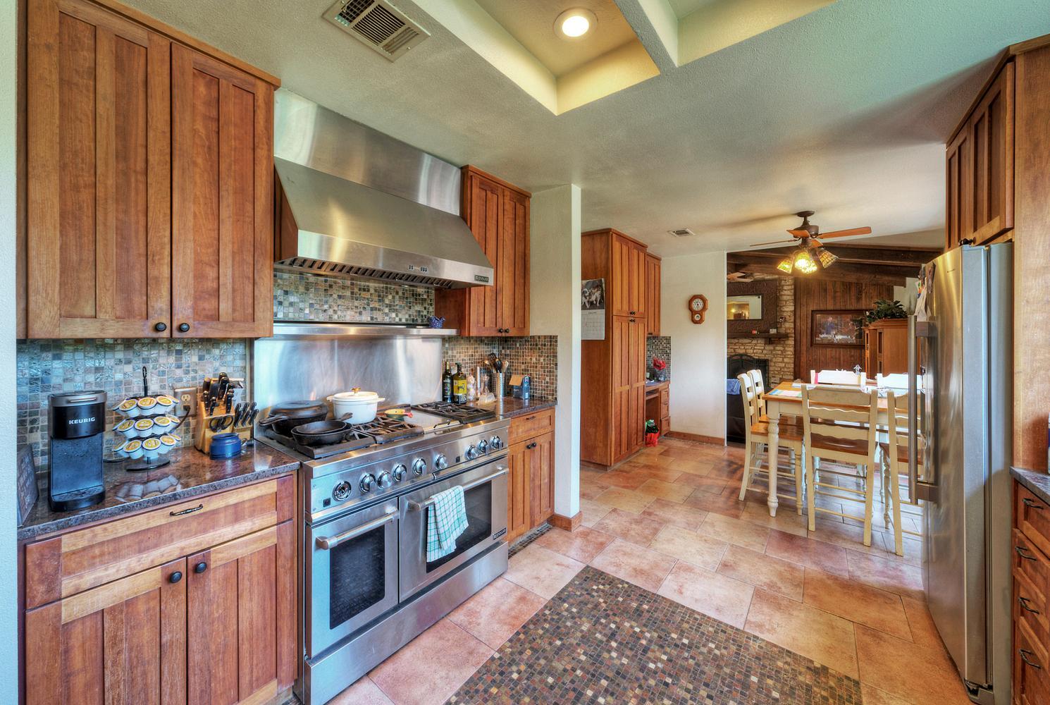 2300 Robin Rd Property Photo 14