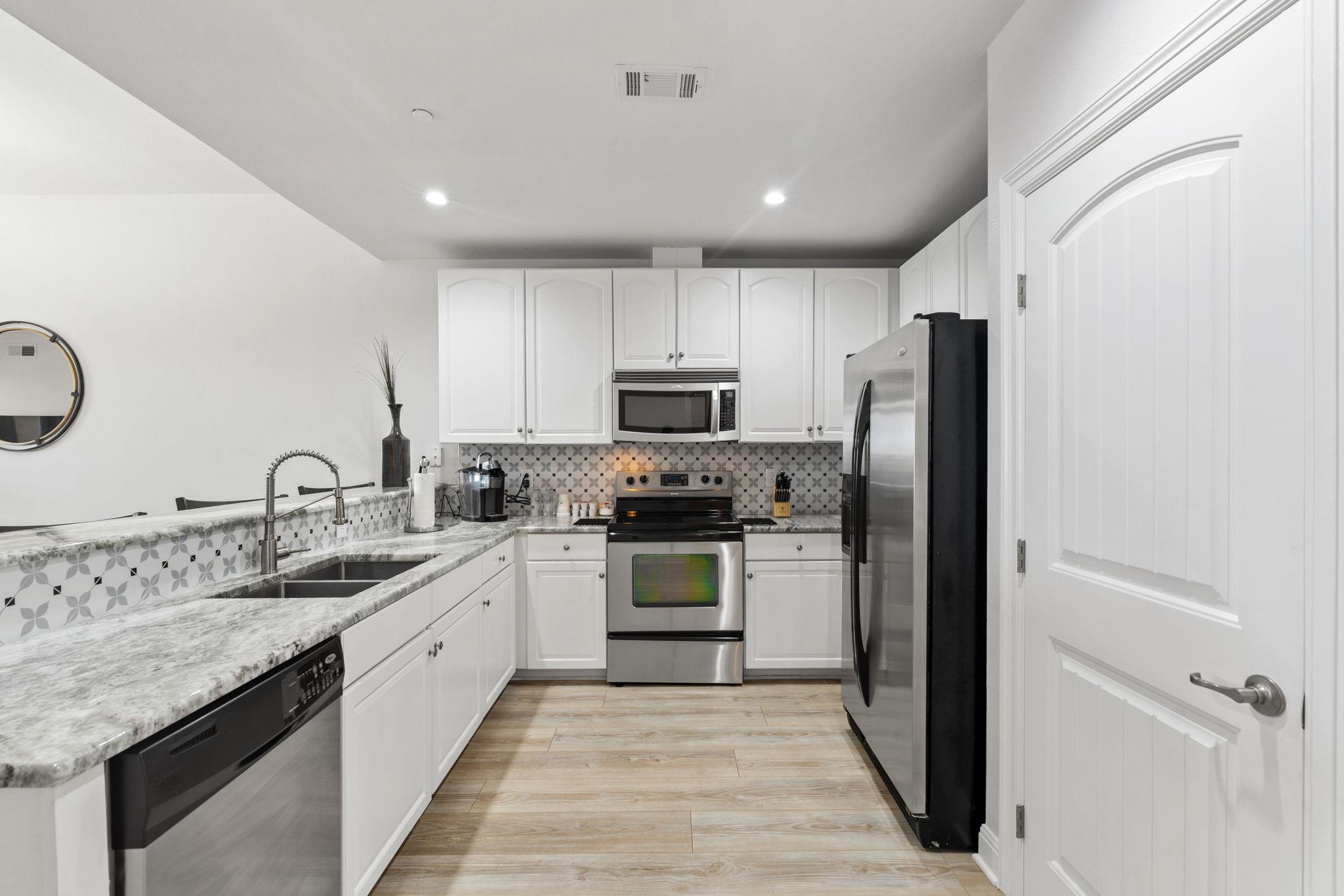 101 West Bank None #33 Property Photo 12