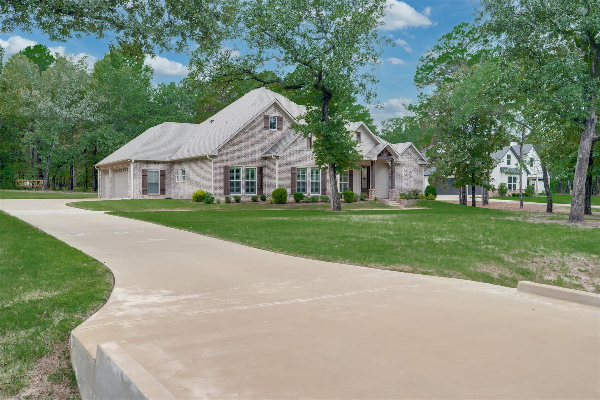 3113 Shadow Pine Dr Property Photo 2