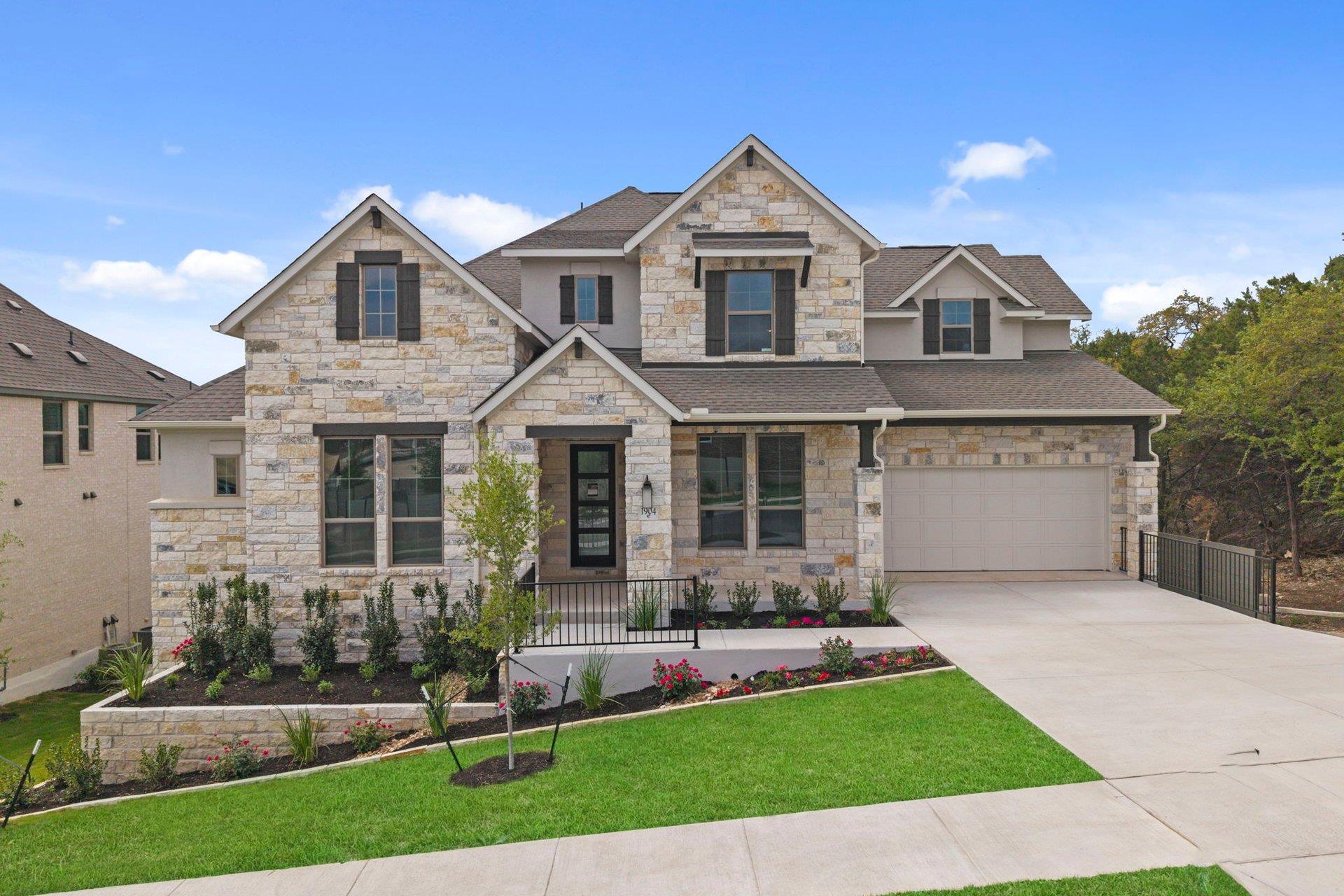 1904 Crimson Sunset Dr Property Photo 3
