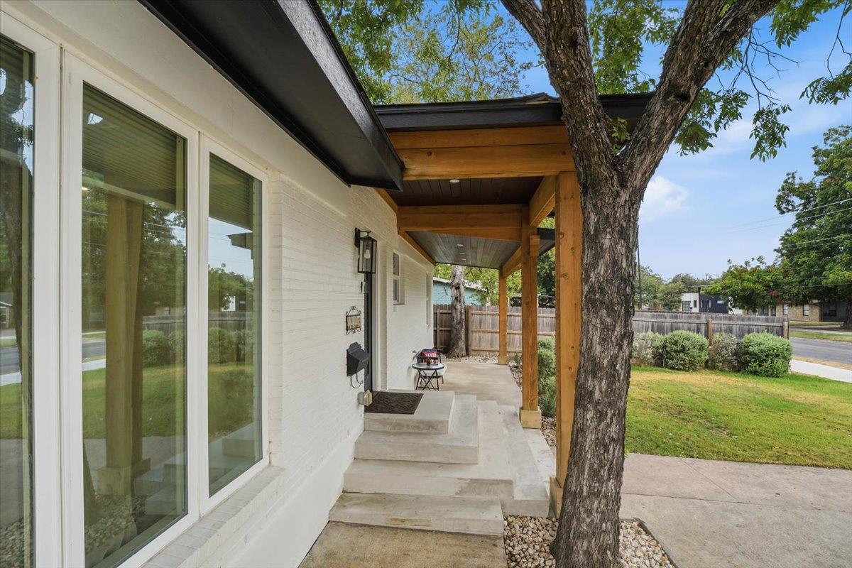 1001 W Oltorf St Property Photo 1