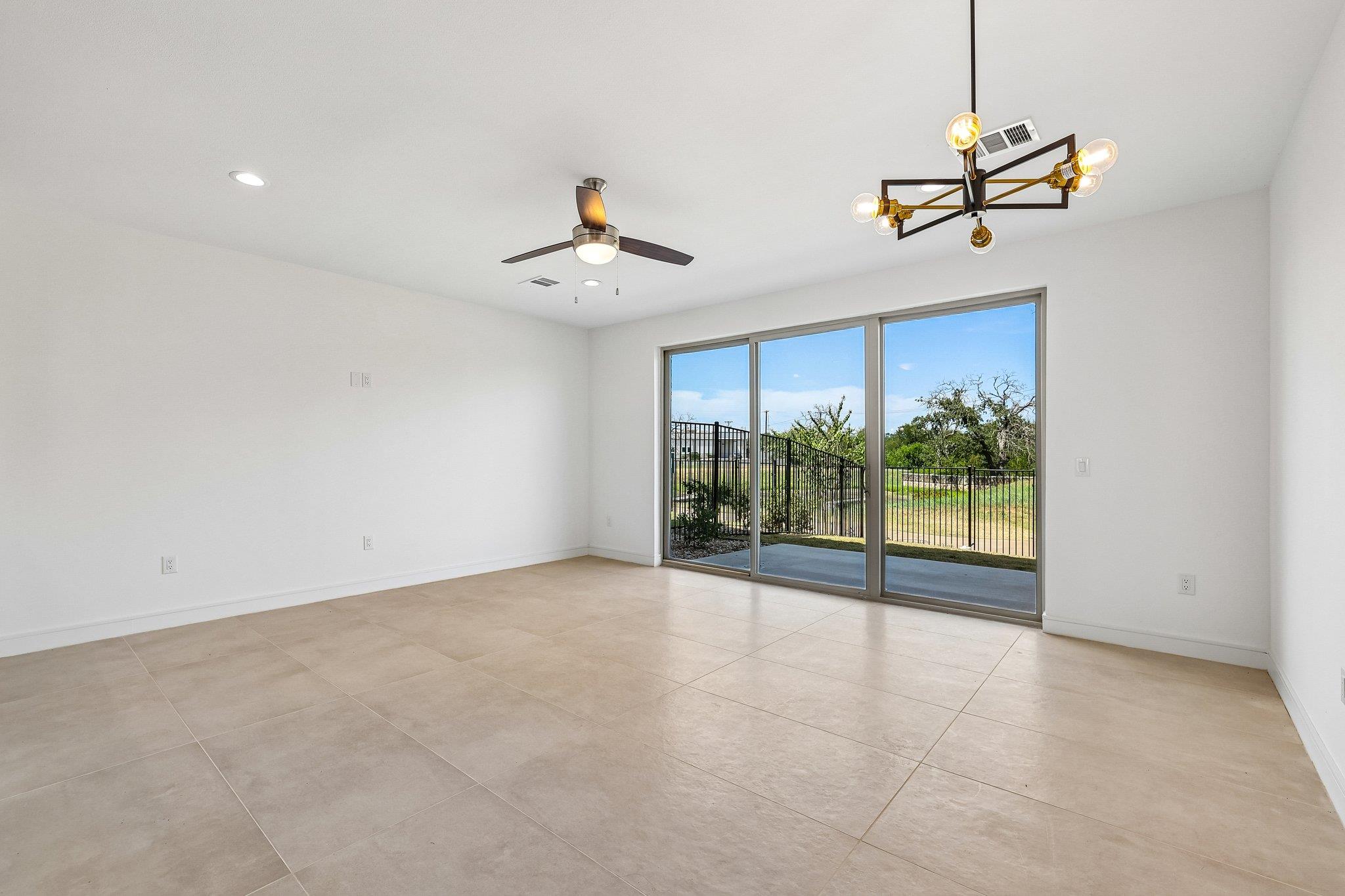 202 Tesla Cir Property Photo 8