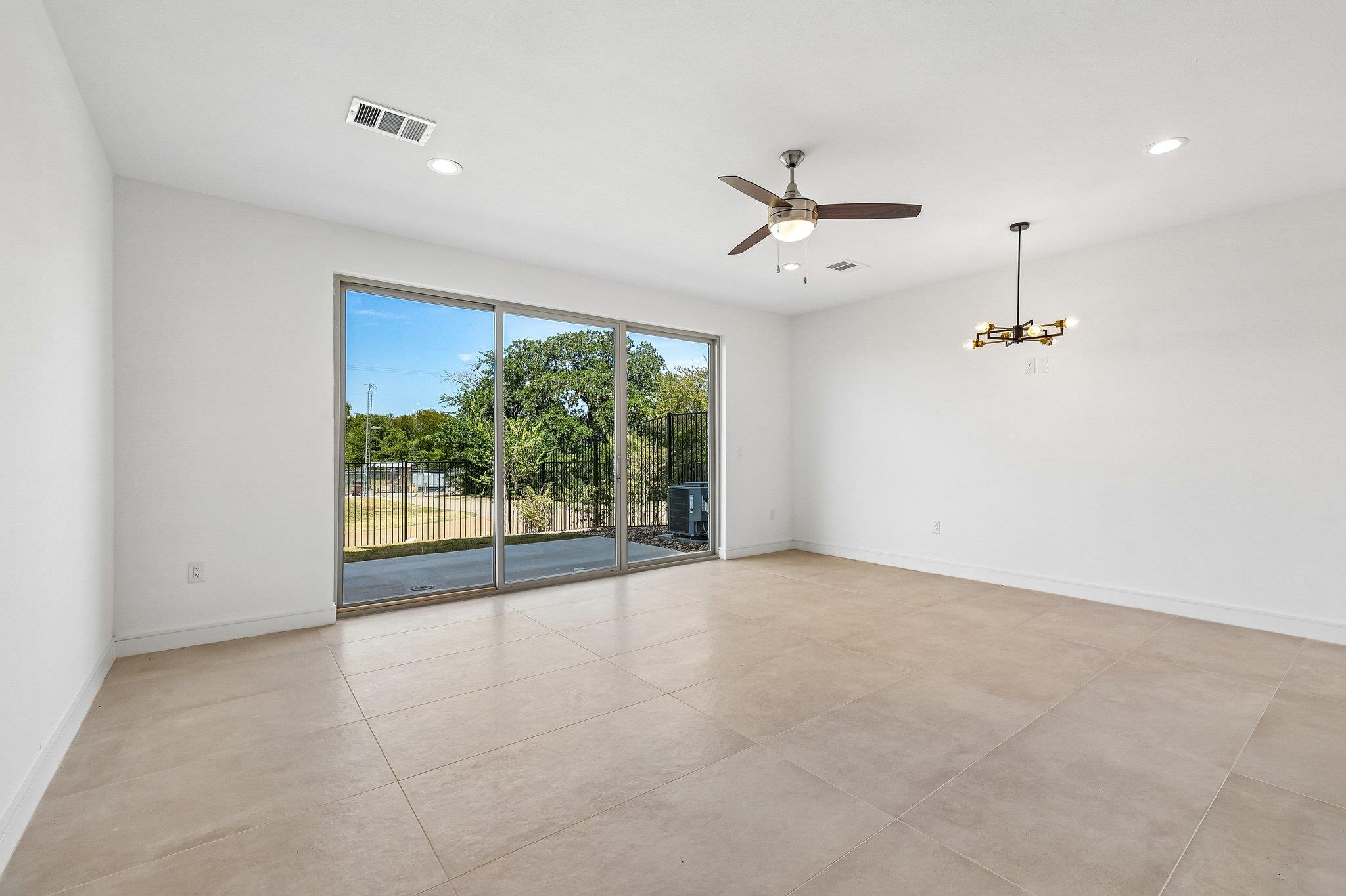 202 Tesla Cir Property Photo 9