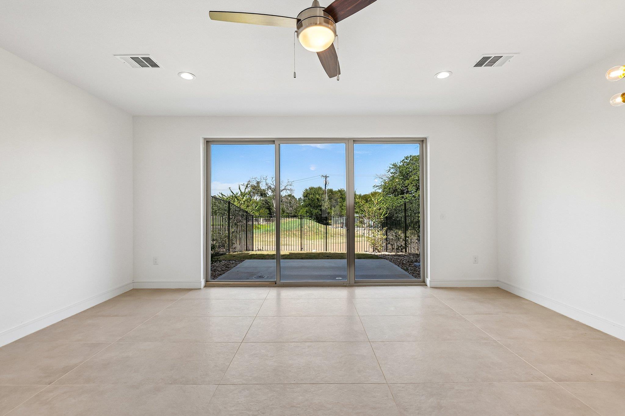 202 Tesla Cir Property Photo 10