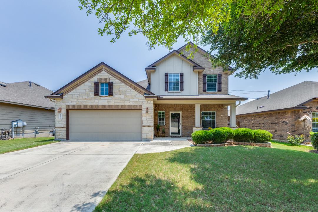 520 Bottle Brush Dr Property Photo 1