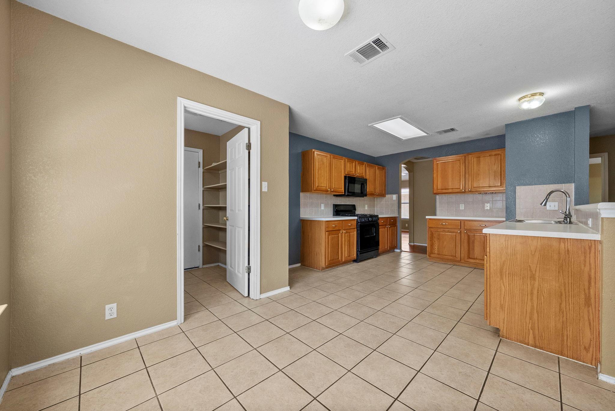 511 S Pauley Dr Property Photo 11