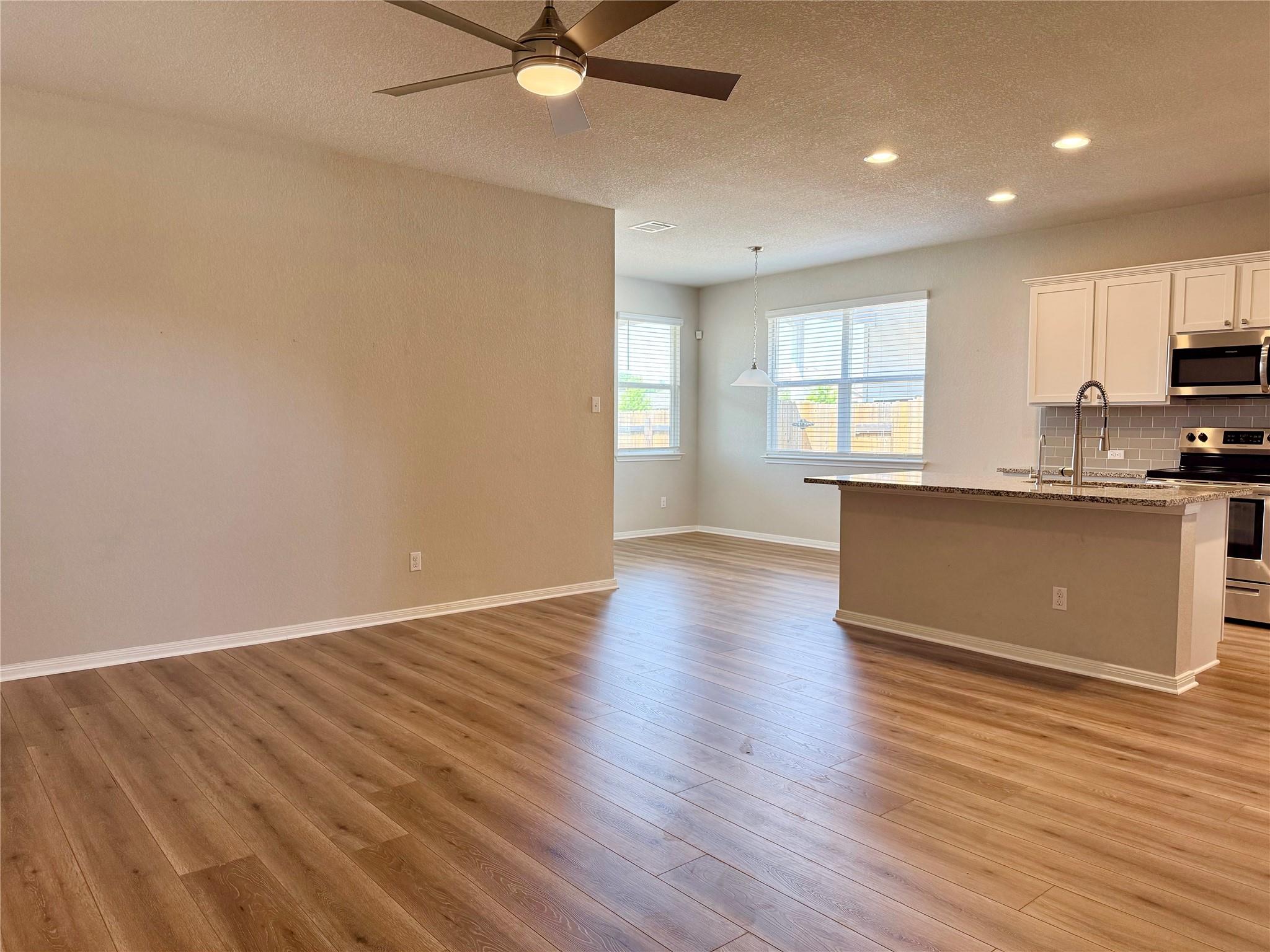 138 Jubilee Dr Property Photo 3