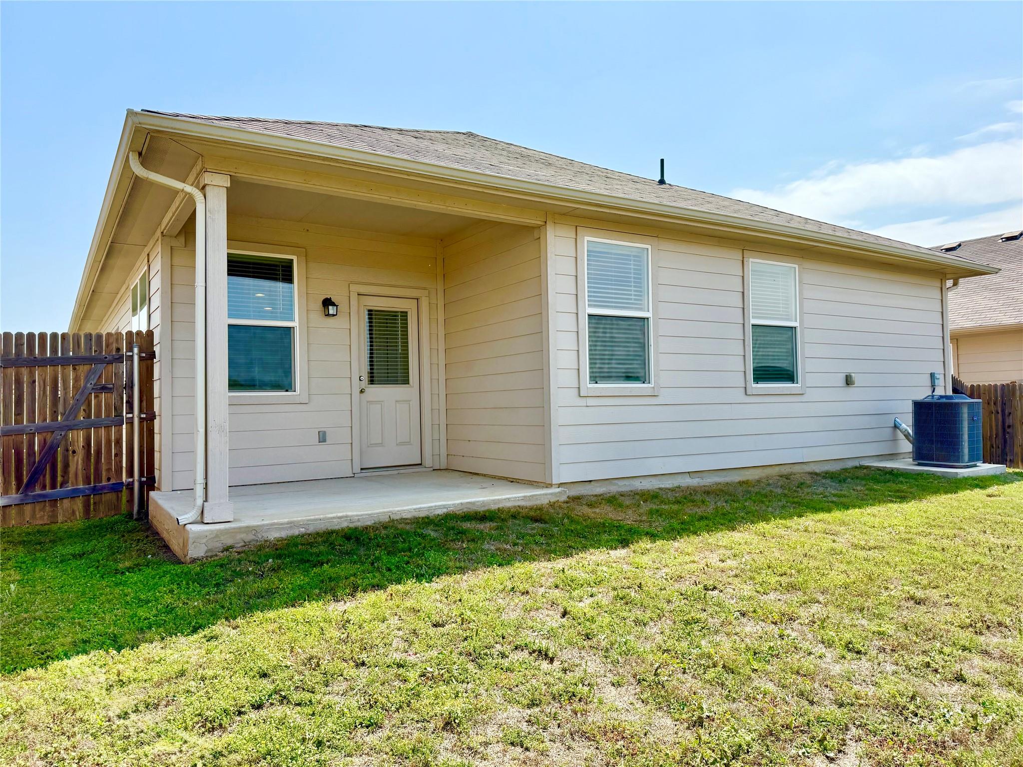 138 Jubilee Dr Property Photo 14