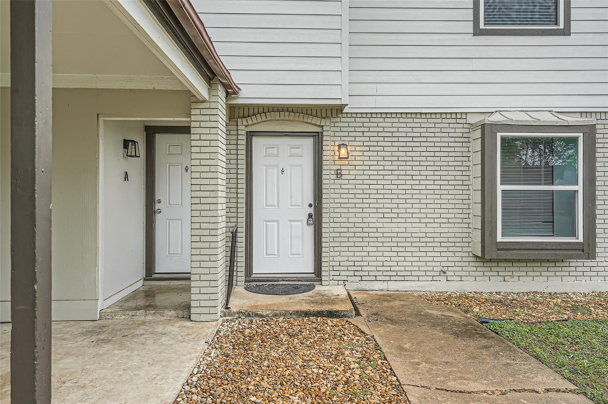 1306 E Saint Johns Ave Property Photo 3