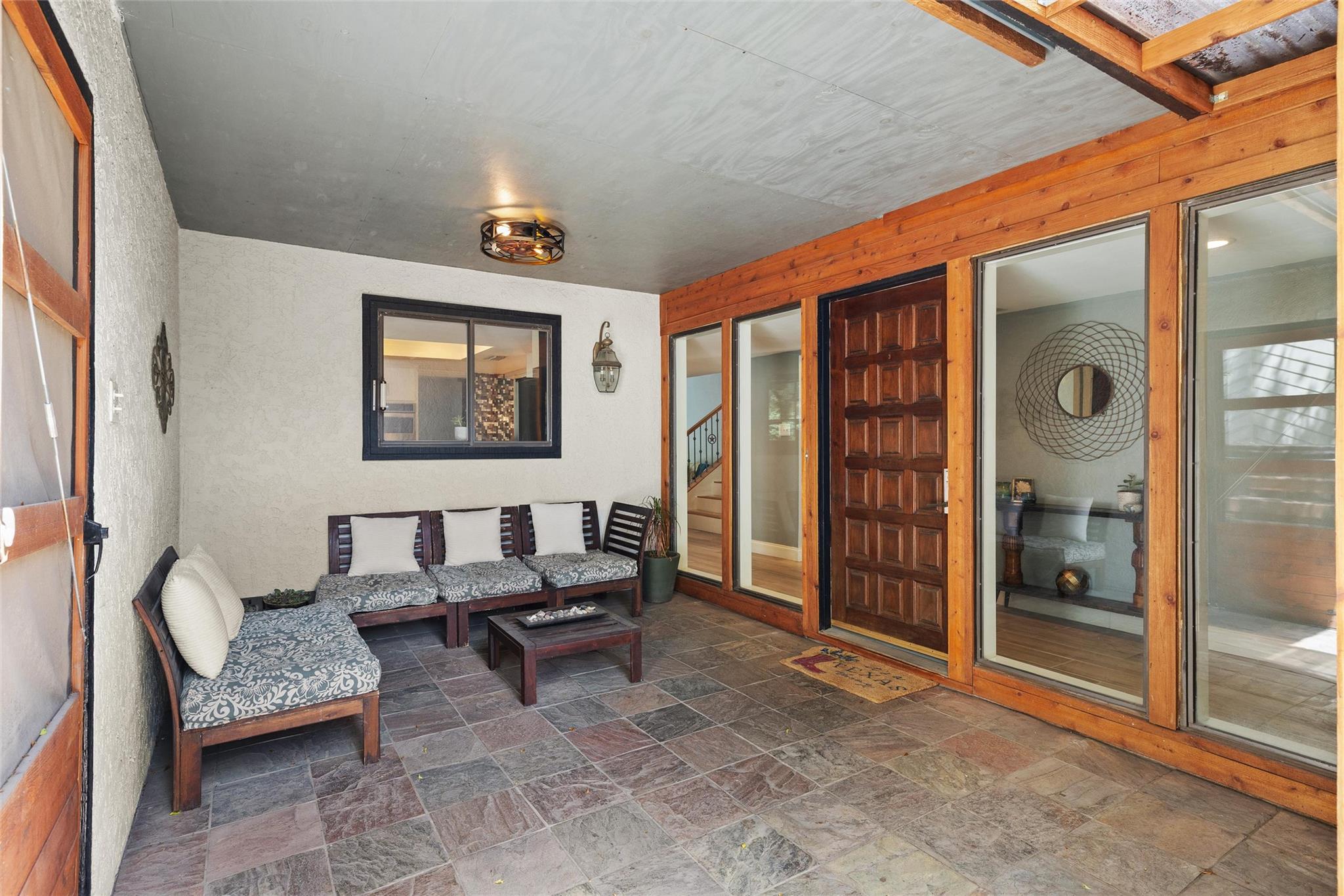 6110 Gardenridge Holw Property Photo 4
