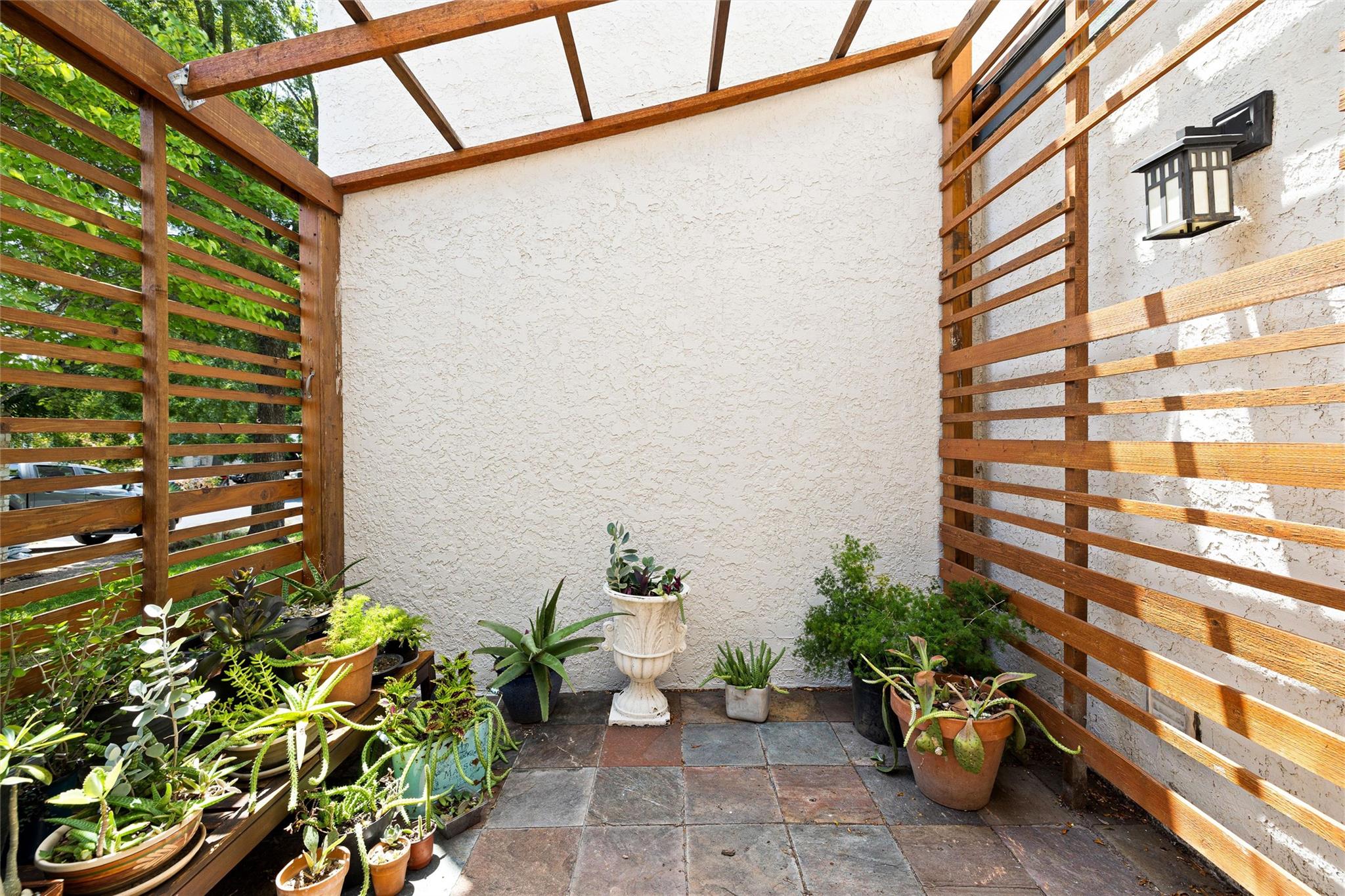6110 Gardenridge Holw Property Photo 28