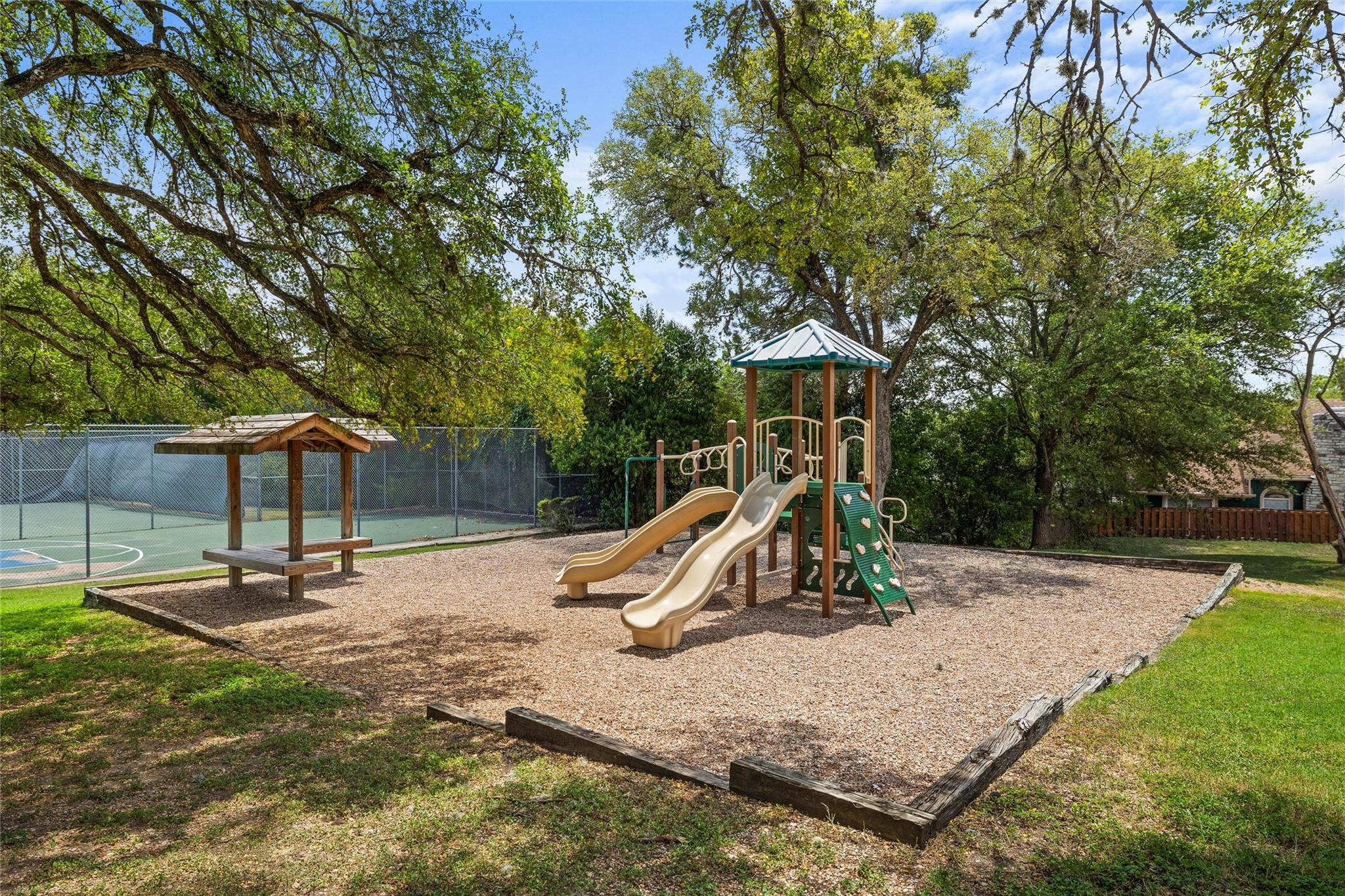 6110 Gardenridge Holw Property Photo 36