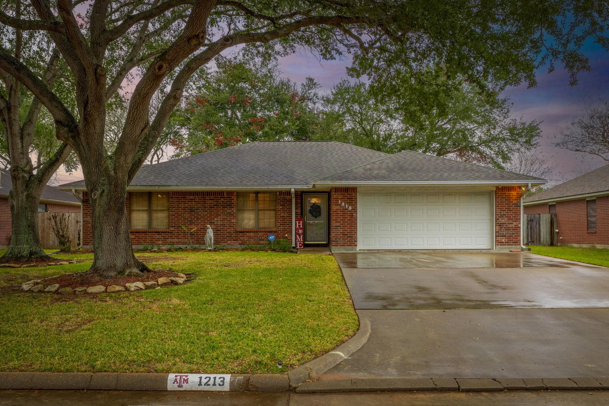1213 Shadowlake Dr Property Photo 1