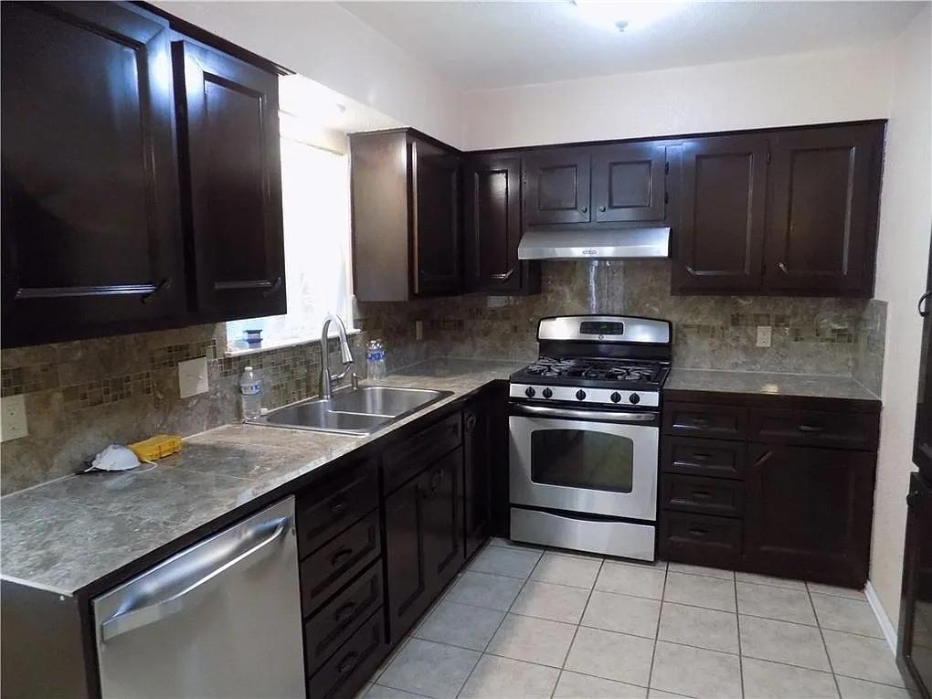 8402 Leesburg Cir Property Photo 3