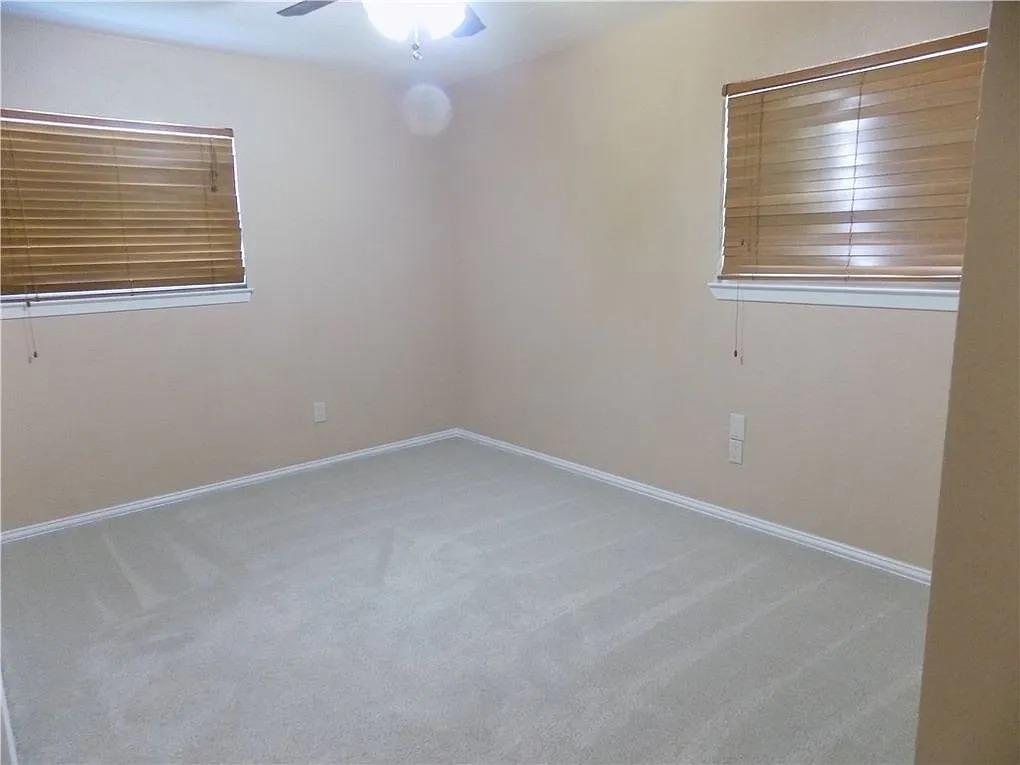 8402 Leesburg Cir Property Photo 10