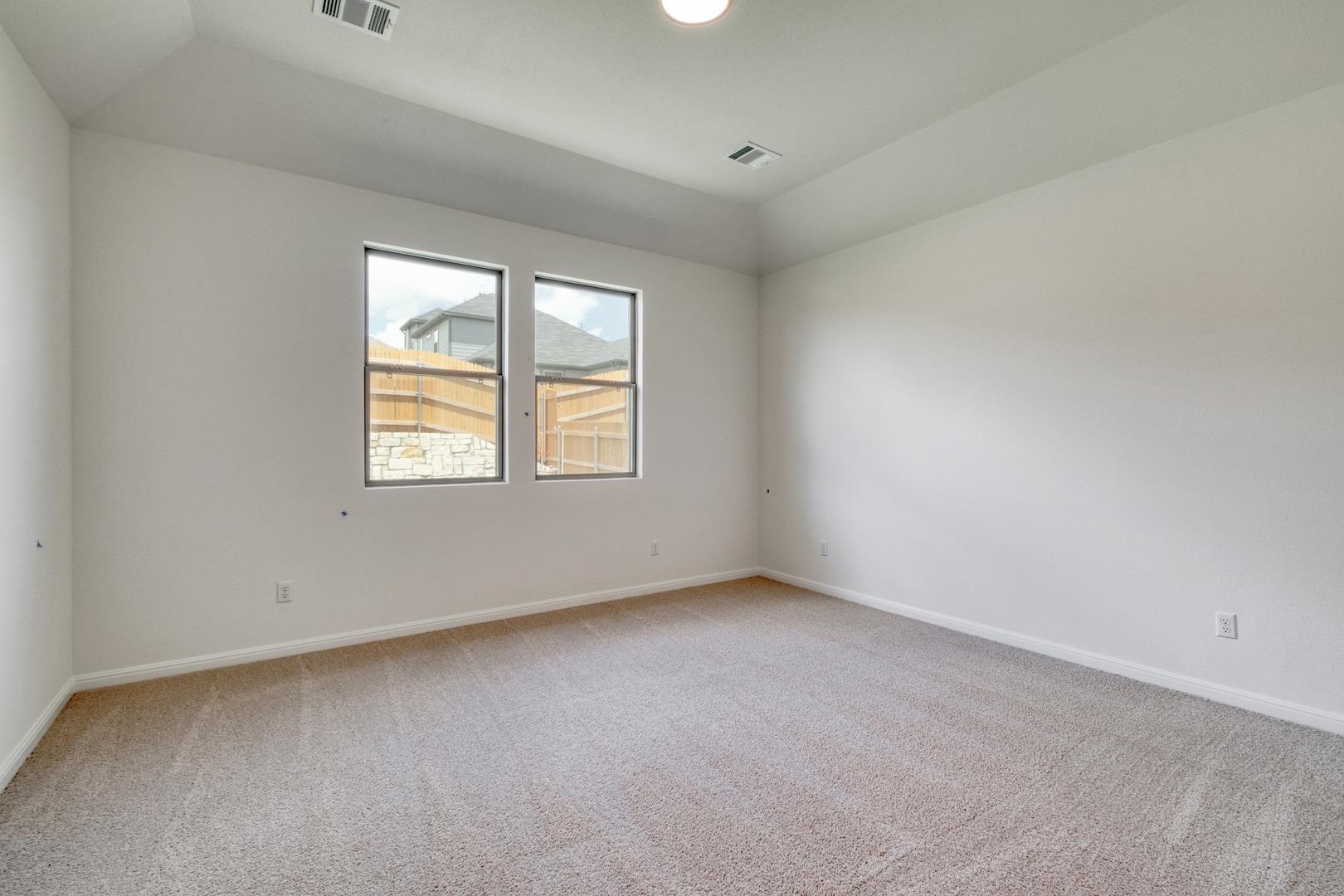 180 Hornet St Property Photo 12